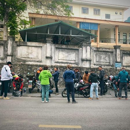 Sun Ha Giang Hotel-Tours-Motorbike Rental Zewnętrze zdjęcie