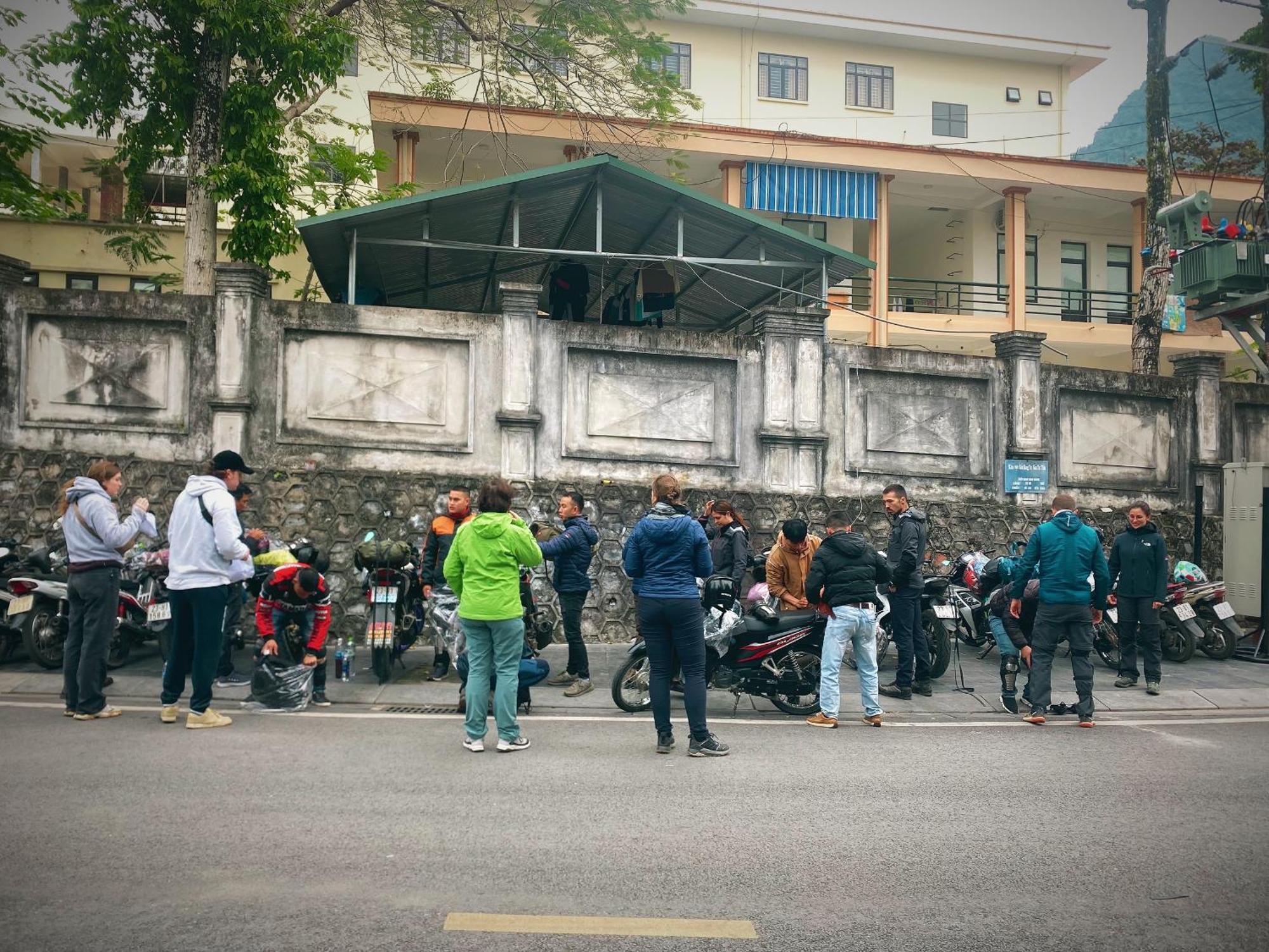 Sun Ha Giang Hotel-Tours-Motorbike Rental Zewnętrze zdjęcie